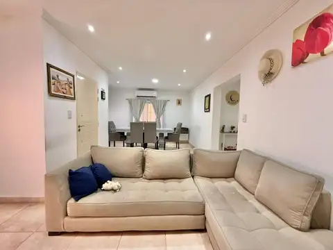 Venta casa 4 amb c/parrilla jardin cochera  Pilar