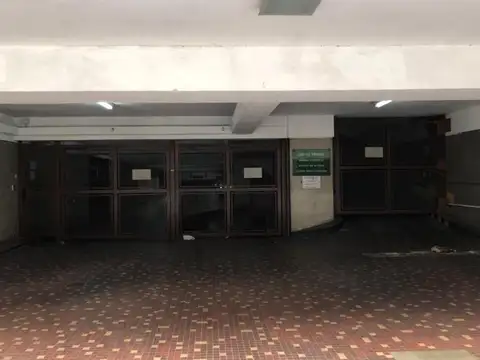 Excepcional cochera cubierta, en el segundo piso