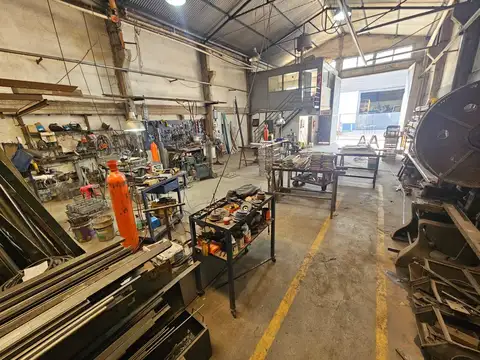 Galpon en Venta 35  mts Fondo