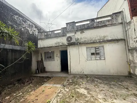 TERRENO CON 2 UNIDADES A REFACCIONAR O DEMOLER
