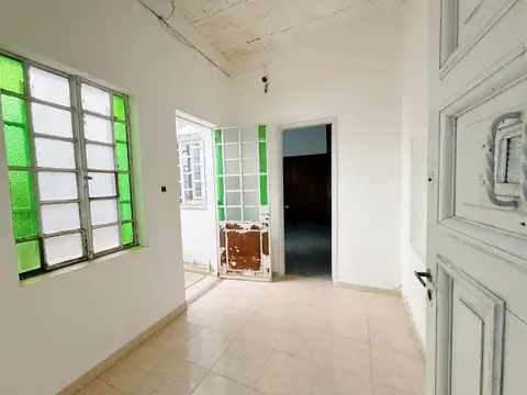 Casa de Pasillo venta Zona Río ideal reciclar a mts de BV. Oroño.