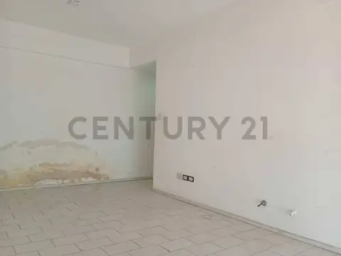 Venta departamento 3 ambientes con balcón en Santos Lugares.