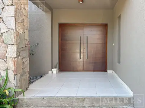 Casa en venta - Lote Interno - Barrancas de San José .