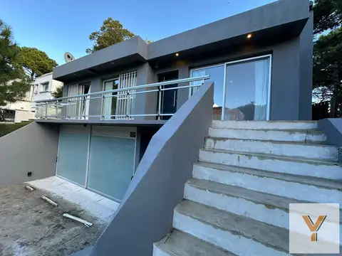 Casa en venta - 3 Dormitorios 3 Baños - 680mts2 - Pinamar