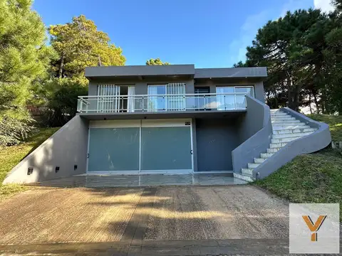 Casa en venta - 3 Dormitorios 3 Baños - 680mts2 - Pinamar