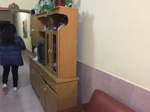 Casa 8 ambientes con 4 baños