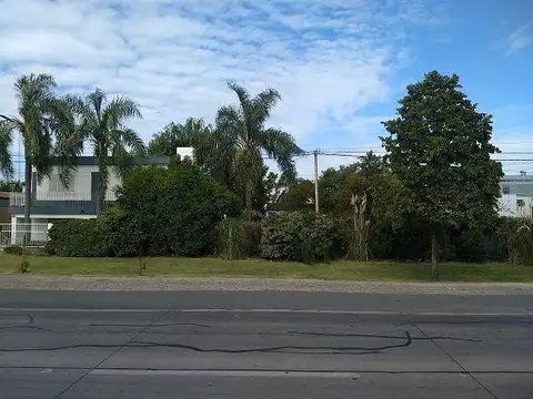 Av. A. de la Casa  400