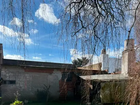 Galpón en venta Barrio Caisamar en avenida Estrada