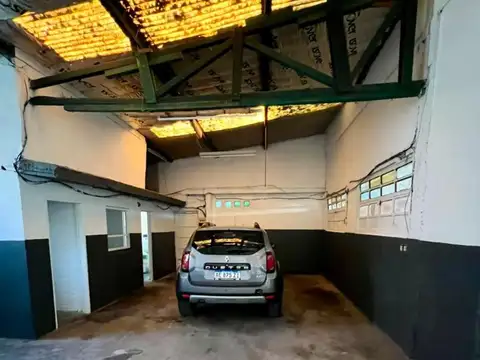 Galpón en venta Barrio Caisamar en avenida Estrada