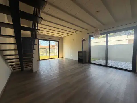 Casa en Alquiler en Carrasco , USD 1.900