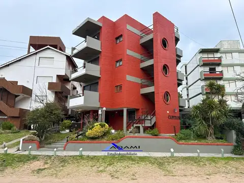 Paseo 146 , Piso 1