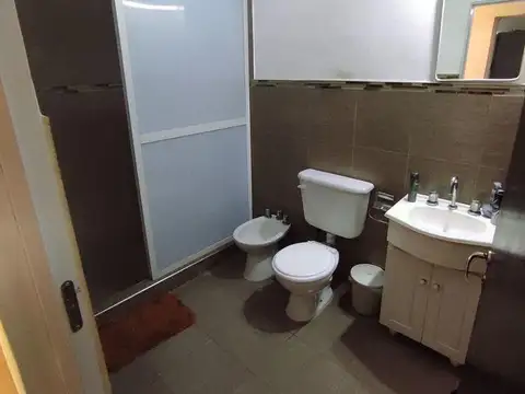 CASA VENTA 2 DORMITORIOS Y AMPLIOS ESPACIOS VERDES