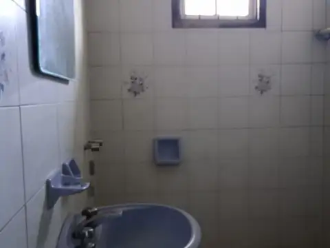 Casa - Venta - Argentina, Berazategui - Calle 150 2343