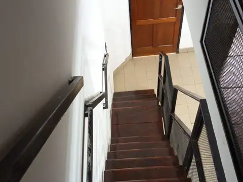 Depto Tipo Casa en Alquiler en Ramos Mejia, $ 600.000