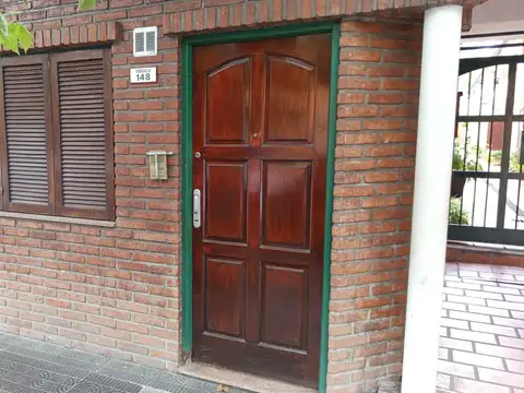 Departamento tipo casa 3 ambientes en dos plantas en alquiler en Ramos Mejía