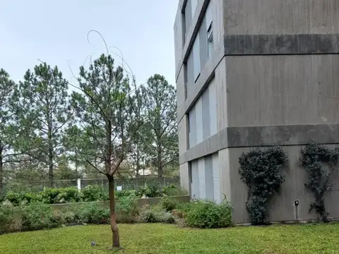 Houssay 100, Piso 1°