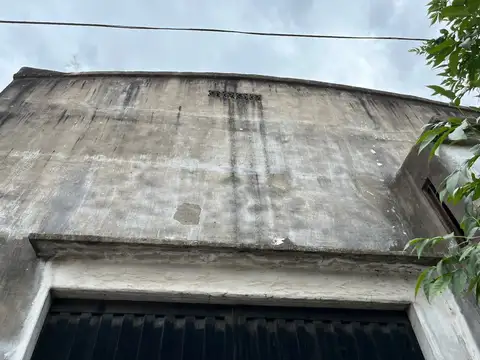 Excepcional ubicación - 570m2 utilizables - Tigre.