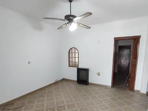Casa en Alquiler en San Antonio de Padua, $ 850.000