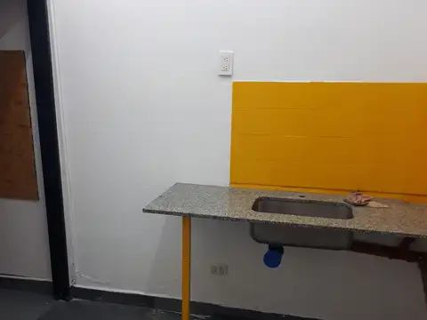 Local en Alquiler Via Púb.