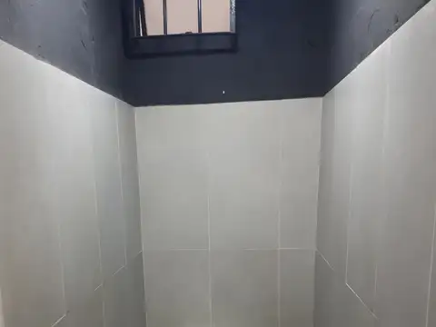 Local en Alquiler en Monte Castro, $ 700.000