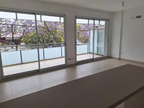 Venta - Departamento - Monoambiente al frente  con gran  balcón  - Florida- Vicente Lopez