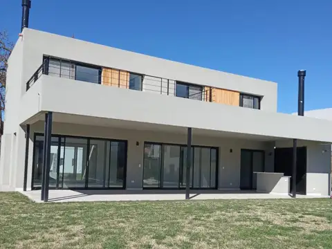 Pilará Pilar , casa en venta La Calesa