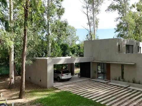 VENTA CASA PUERTO PARAISO 4 DORMITORIOS