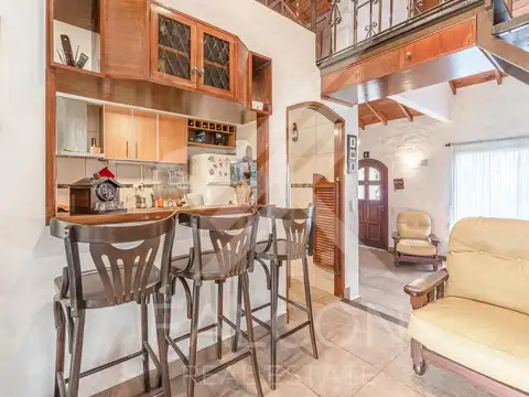 Casa en Venta con 2 cocheras