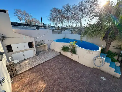 CASA EN VENTA EN JUNIN CON PILETA