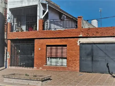 CASA DE TRES /CUATRO AMBIENTES EN SAN JUSTO