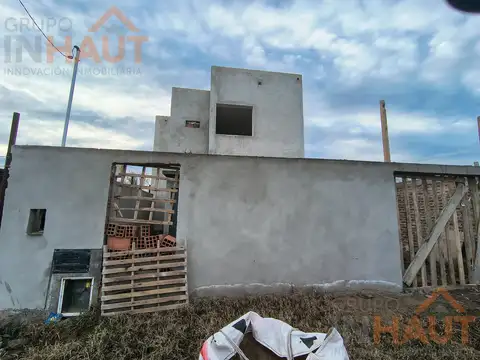 Casa 5 ambientes con 1 baño