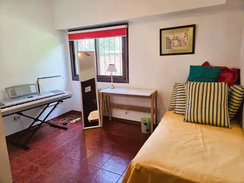 Casa 6 ambientes con 4 baños