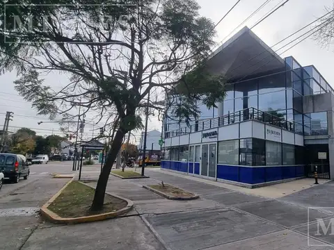 Oficinas en  alquiler de 200 m2 con 8 cocheras en Lomas de San isidro
