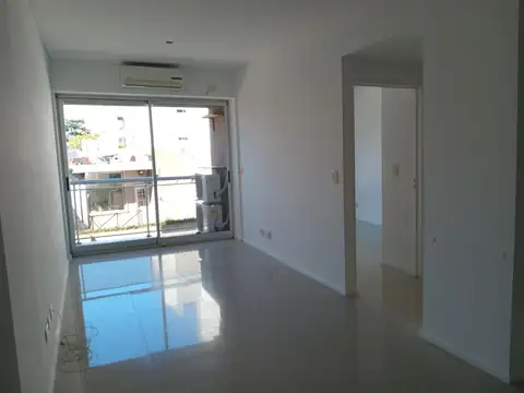 Dos ambientes contra frente super  moderno c/ balcón y SUM