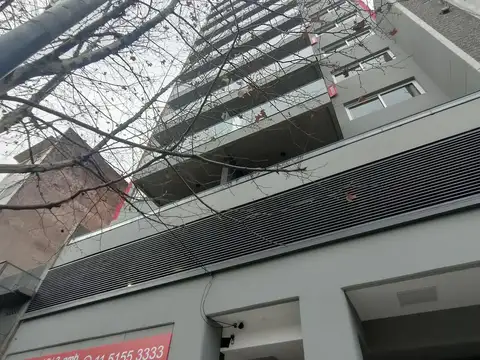 Av. Regimiento de Patricios 700 Monoambiente 25 m2 ALQUILER Barracas con Balcón y Amenities