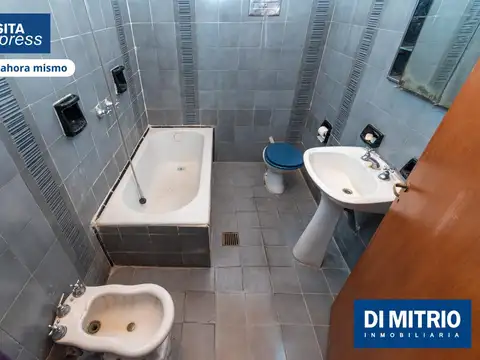 Depto Tipo Casa en Venta 100 años