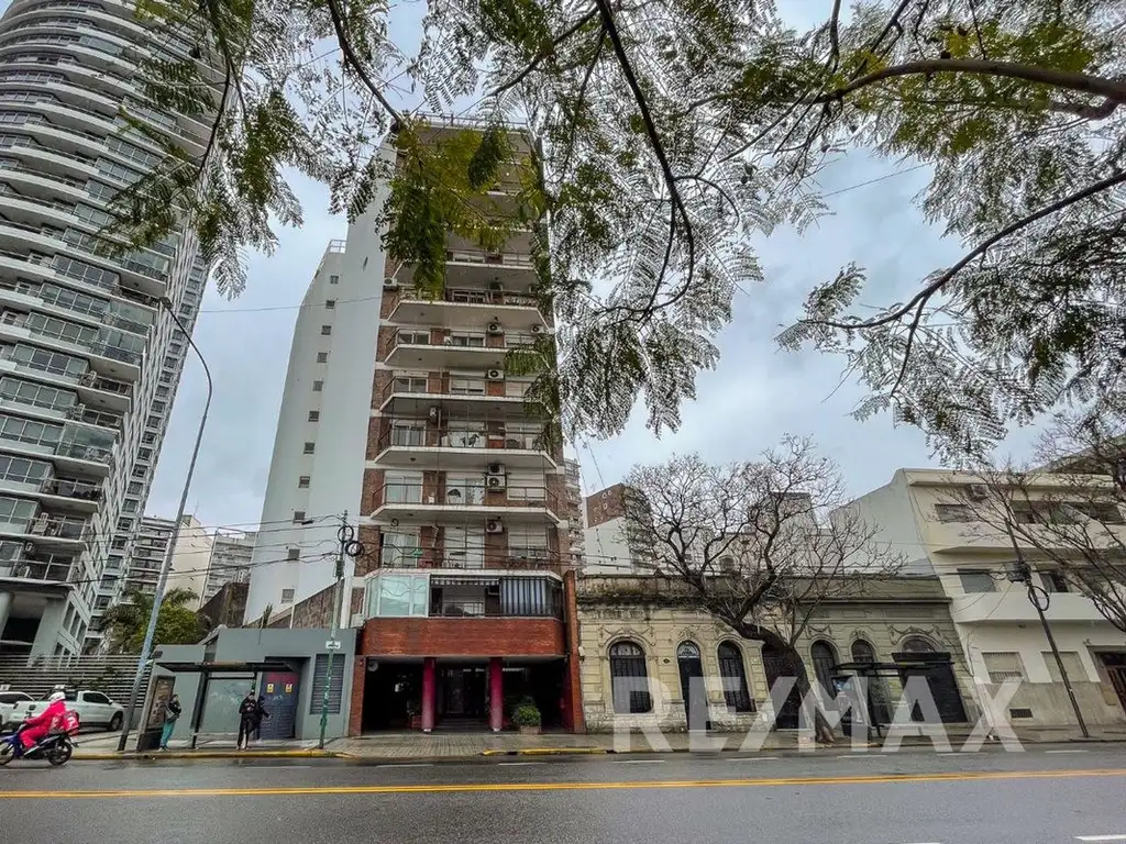 Avenida Luis María Campos 100