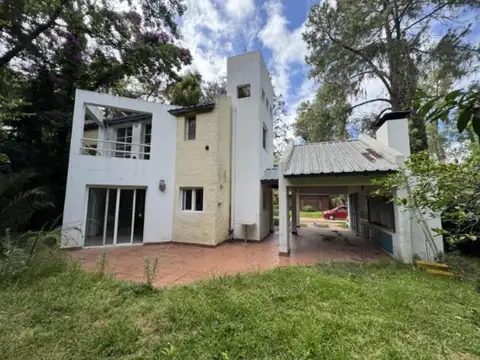 Casa en Venta con 2 cocheras