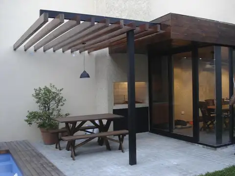 Venta Casa Tres Dormitorios Cochera Quincho Piscina. Lourdes, Rosario