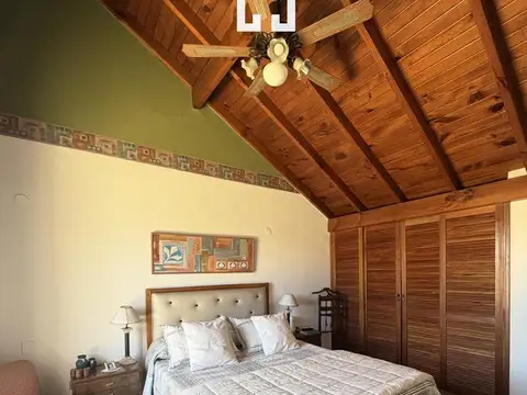 Casa en Venta con 3 cocheras