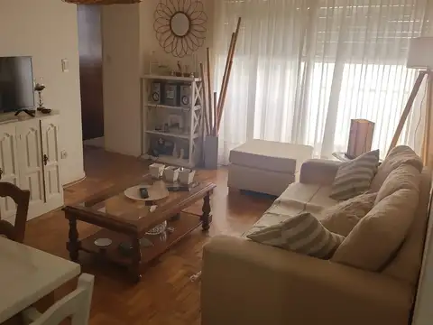 Av. San Martín 2700, Piso 5