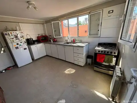 Casa 3 ambientes con 2 baños