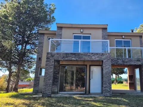 Dúplex en venta c/ cochera en Monte Hermoso