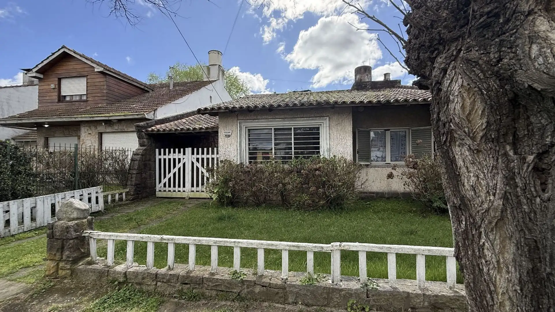 VENTA CASA 4 AMB CON GARAGE Y JARDIN LOS PINARES