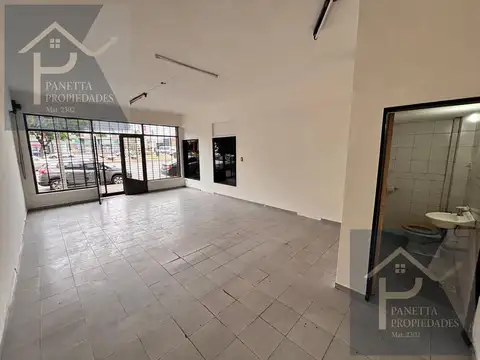 Local en Alquiler en Las Delicias, $ 690.000