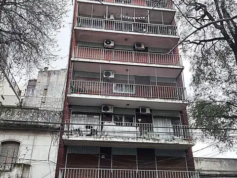 Departamento de 3 ambientes con vista a pulmón de manzana, lleno de luz, en Caballito