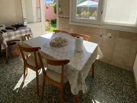 Casa 6 ambientes con 1 baño