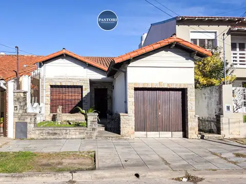 VENTA DE CASA 3 AMBIENTES EN OLIVOS