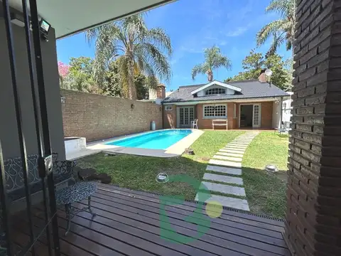 Venta Casa 5 dormitorios con pileta. El Palomar