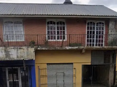 vende vivienda con locales comerciales